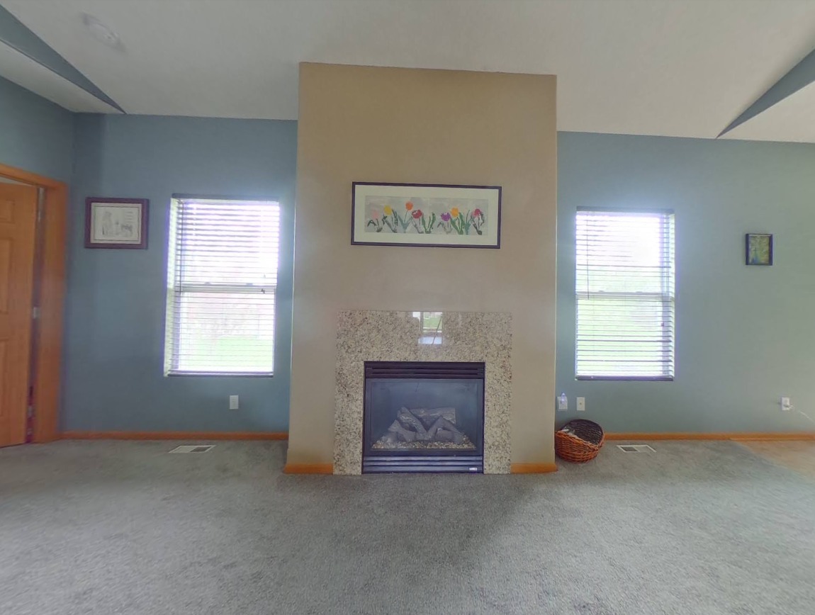living-room-fireplace-before-remodel