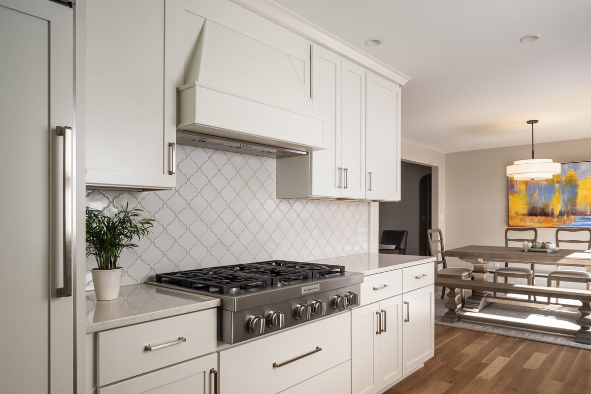 kitchen-range-hood-with-arabesque-tile-backsplash-omaha-ne-optimized