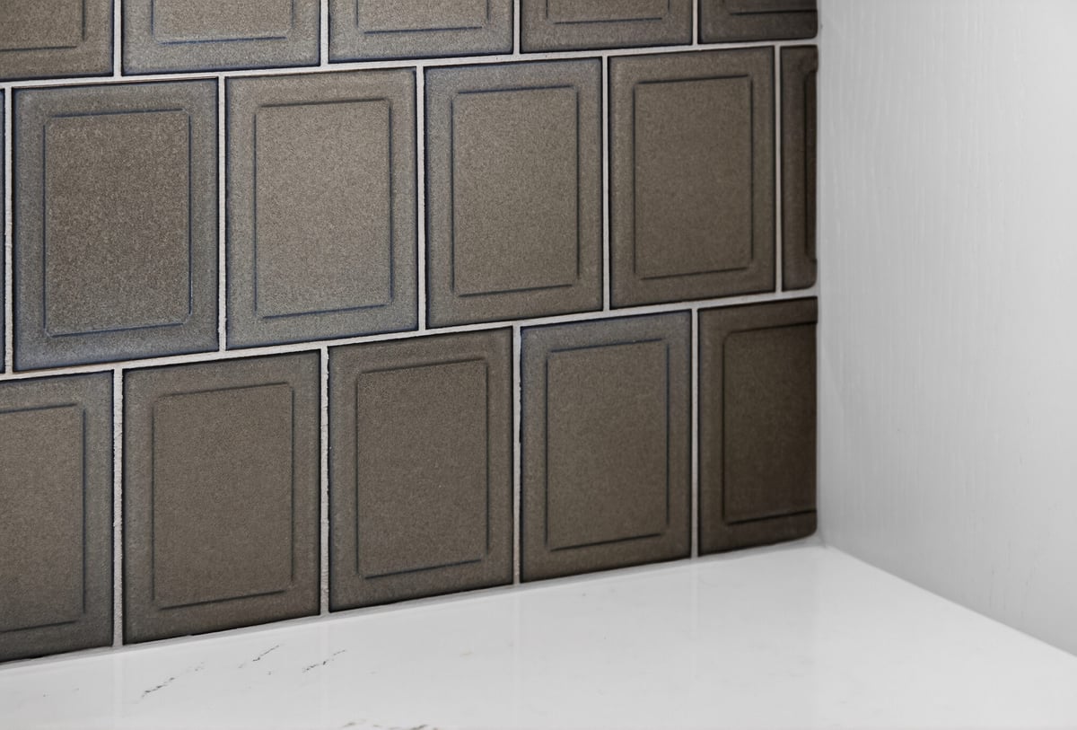 dark-tile-backsplash-detail-omaha-ne-optimized