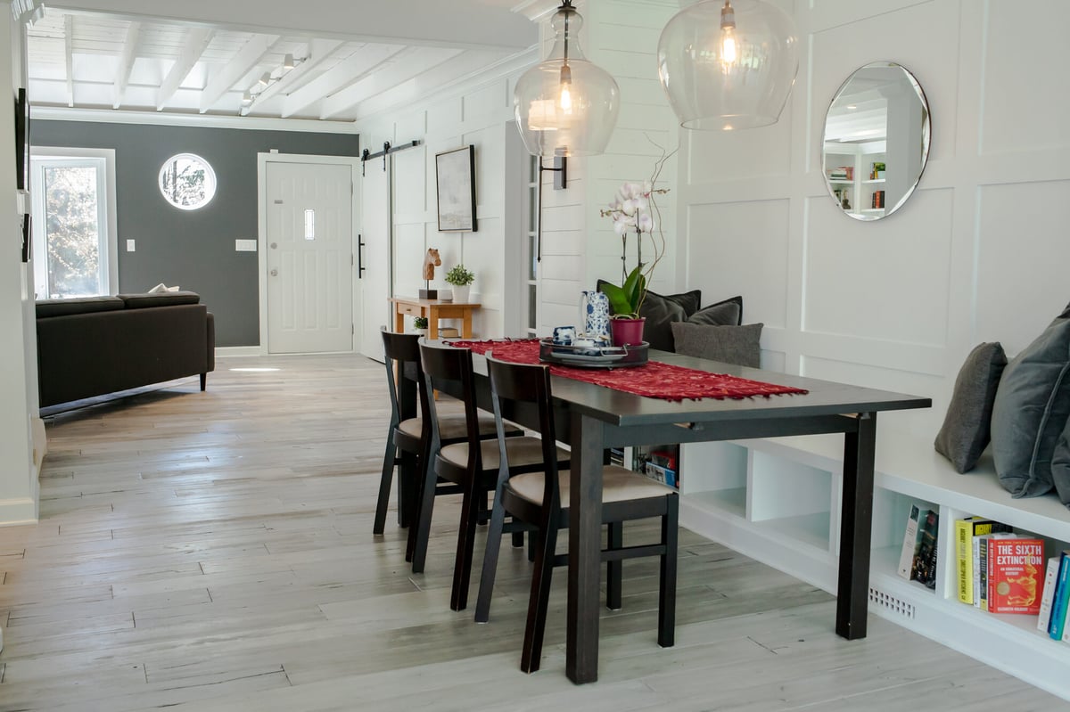 dining-nook-with-red-runner-and-built-in-shelving-omaha-ne-optimized