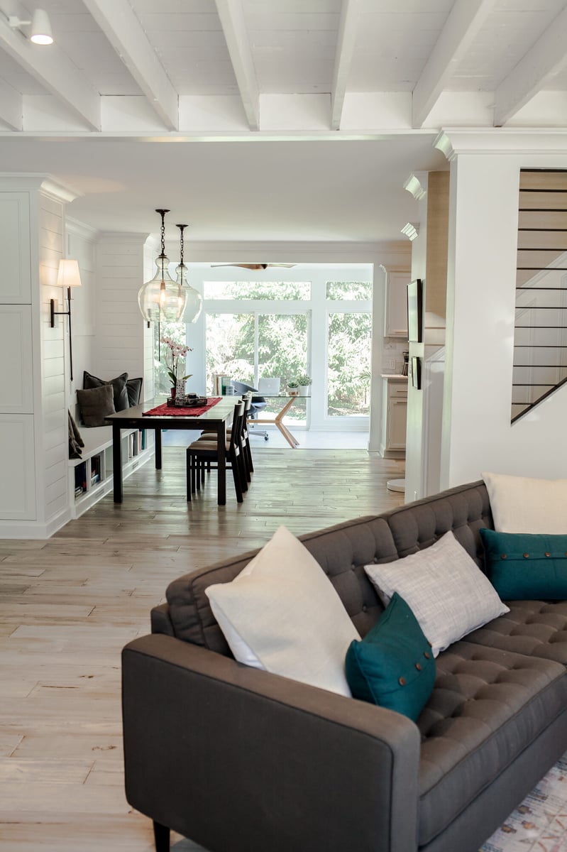 hallway-view-into-living-room-and-sunroom-omaha-ne-optimized