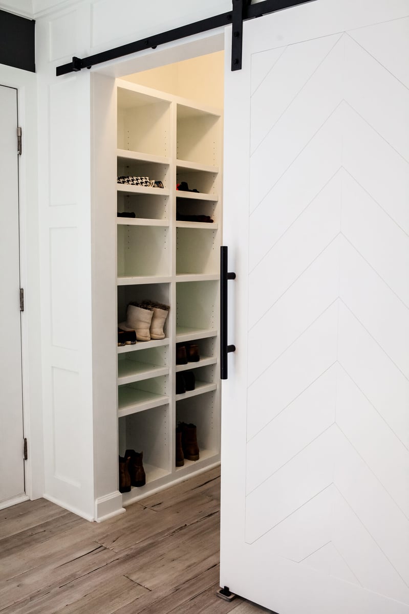 sliding-barn-door-closet-with-shelving-omaha-ne-optimized