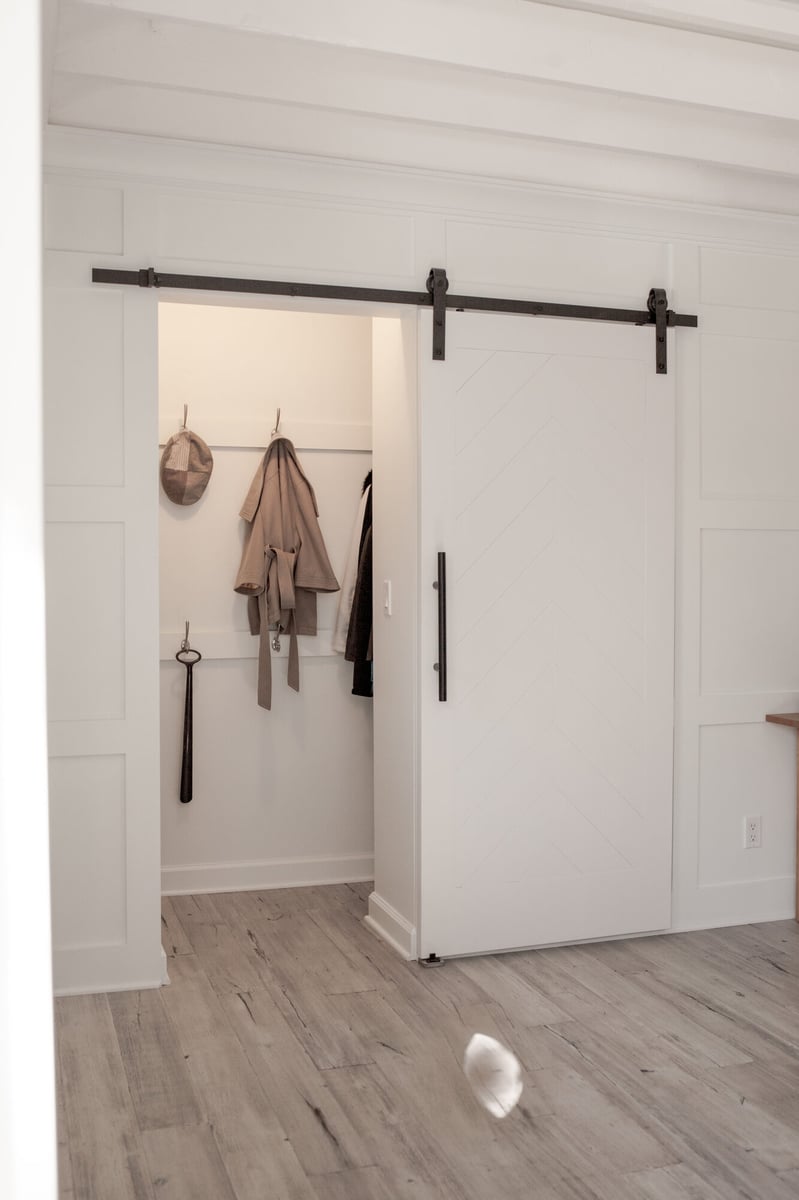 sliding-barn-door-mudroom-entry-omaha-ne-optimized