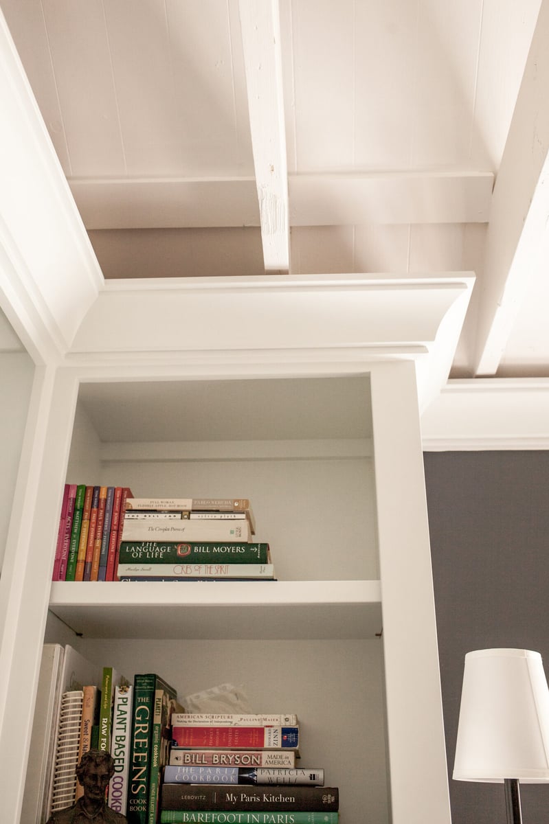 built-in-bookshelf-with-vaulted-ceiling-omaha-ne-optimized