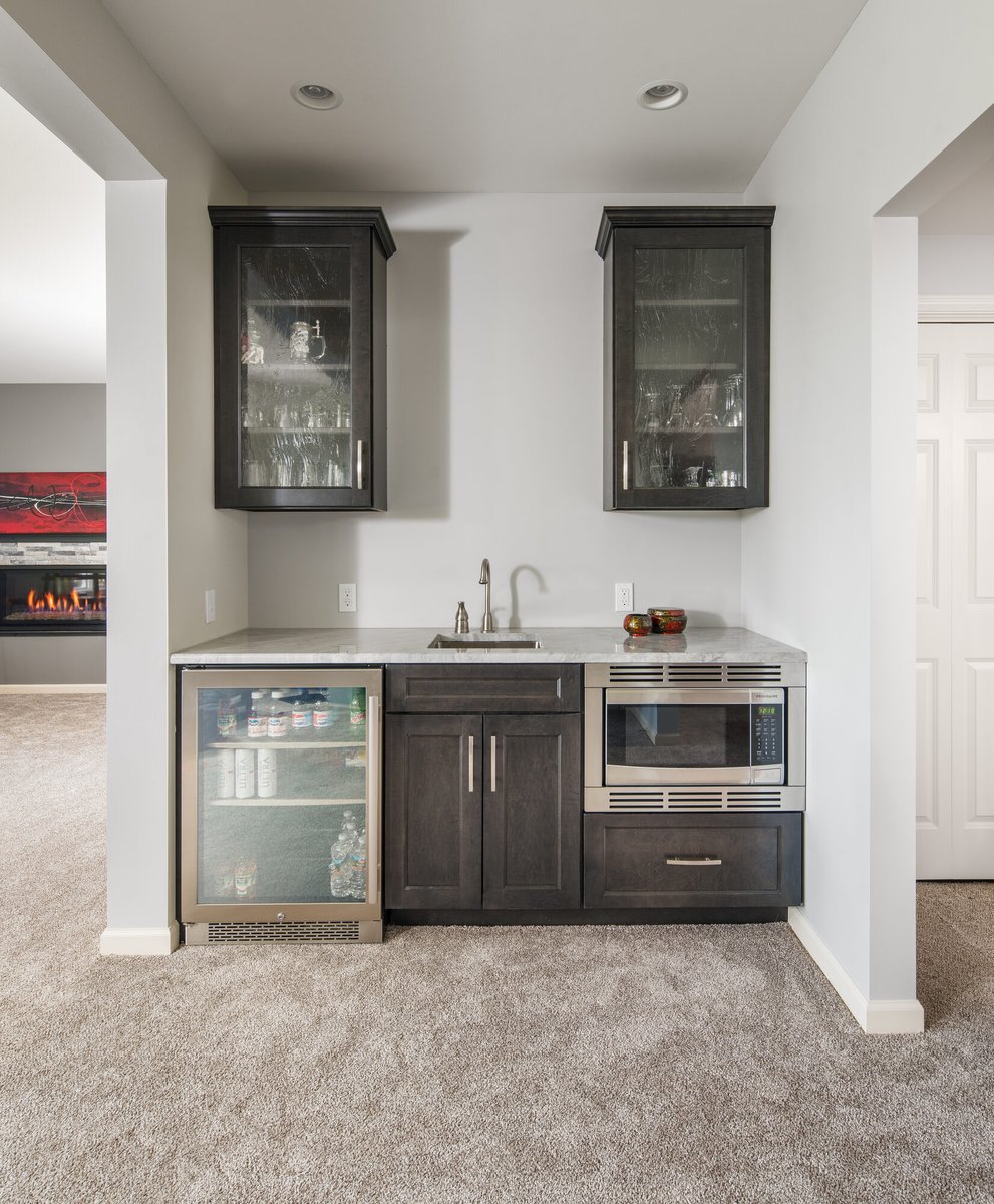 basement-wet-bar-with-dark-cabinetry-council-bluffs-ia-optimized